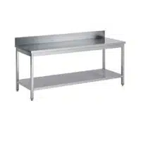 Table soudée bords droits, adossée + étagère, en inox AISI 304, P 600 mm