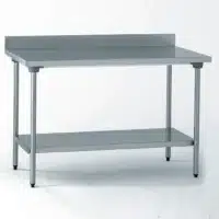 Table sur piétement en acier inoxydable avec dosseret et étagère largeur 700 mm