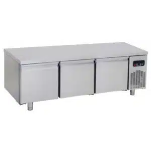 Soubassement réfrigéré 3 portes, froid positif, profondeur 700 mm, 360 L