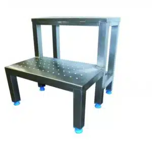 Marches pieds, 2 marches perforées anti-dérapantes